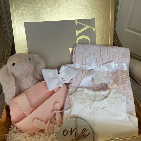 Ralph Lauren Baby Girl Gift Set - Picture 6 of 17